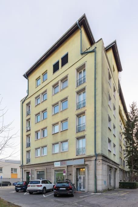 Bnb Slovakia Nivy Bliss Retreat Bratislava Luaran gambar